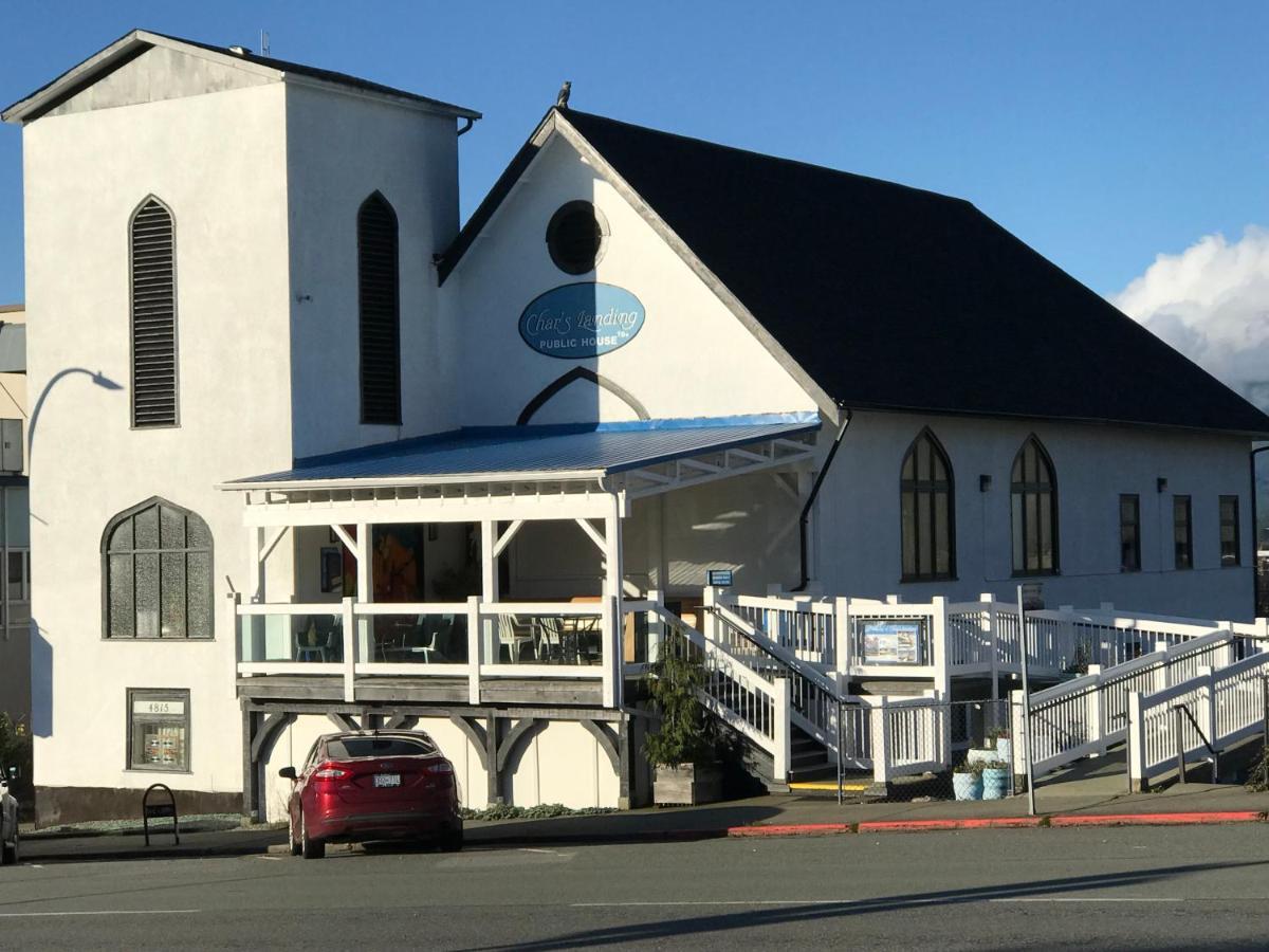 Char'S Landing Hostel Port Alberni Exterior photo